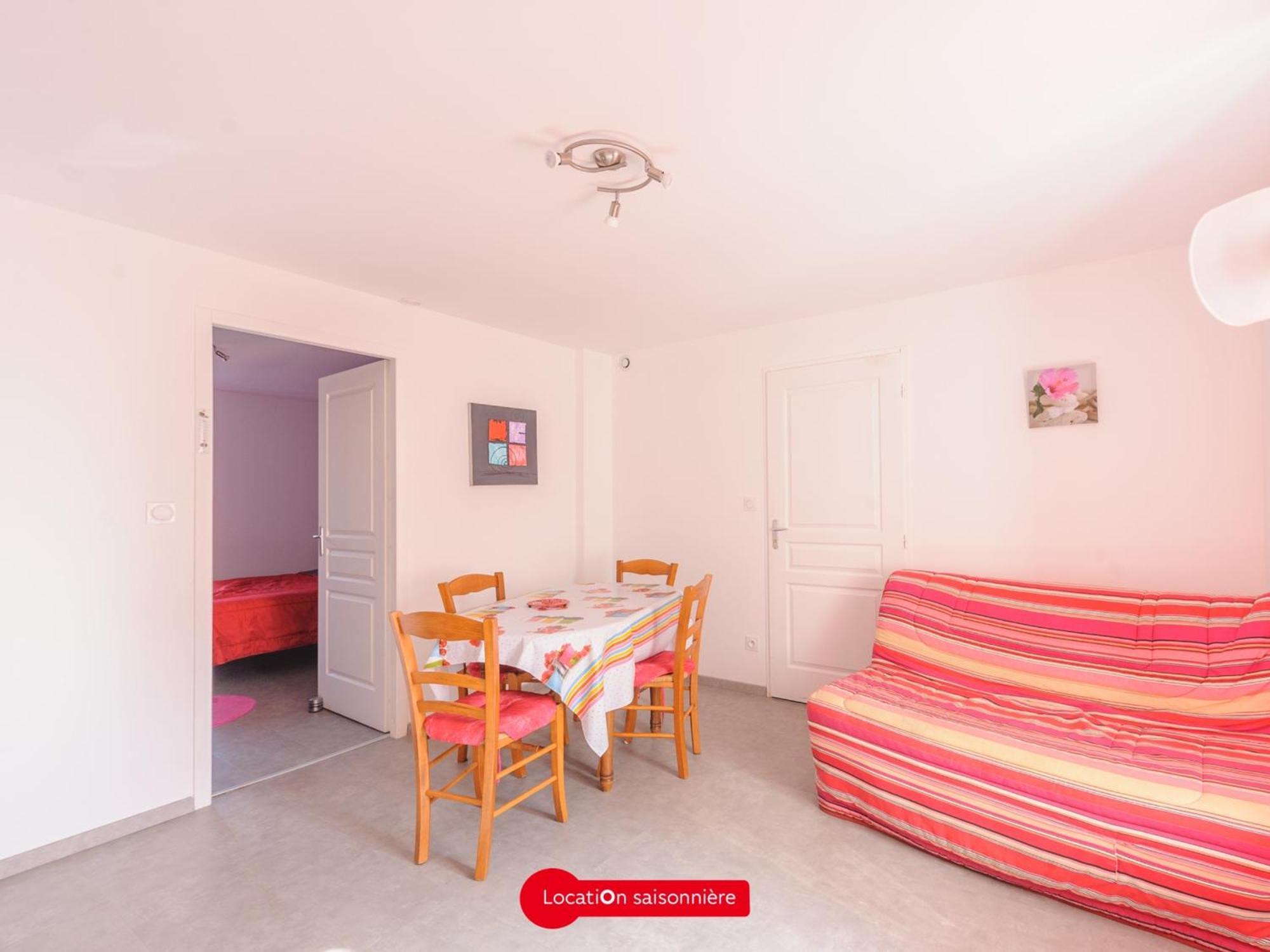 Apartment T2 A 50m De La Avec Cour, Wifi Et Equipements Bebe - 4 Pers, - Fr-1-535-17 Chatelaillon-Plage